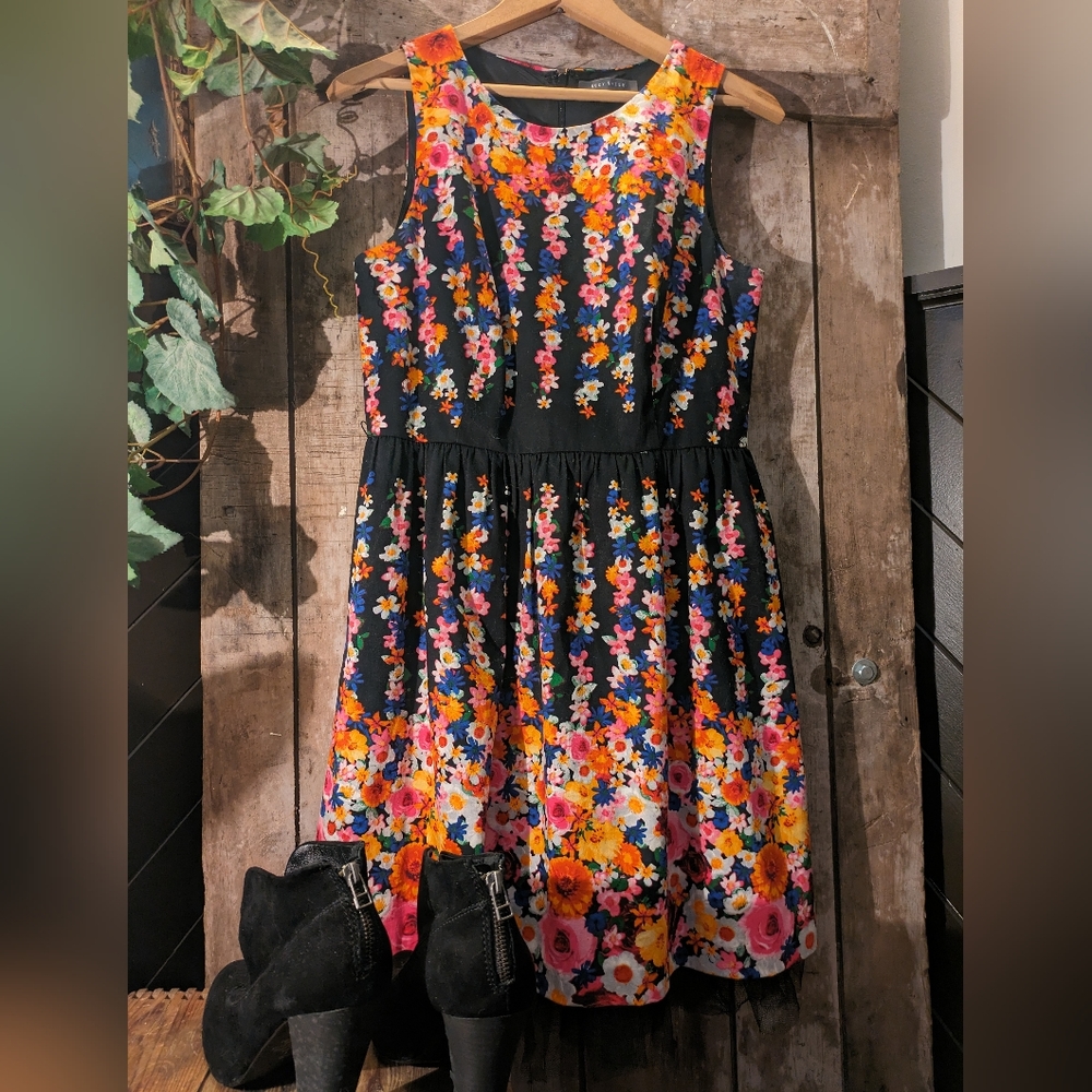 Floral cotton dress.  Med